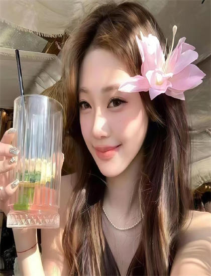 影视评论：《绝不流泪》的艺术价值与娱乐性平衡，国语配音